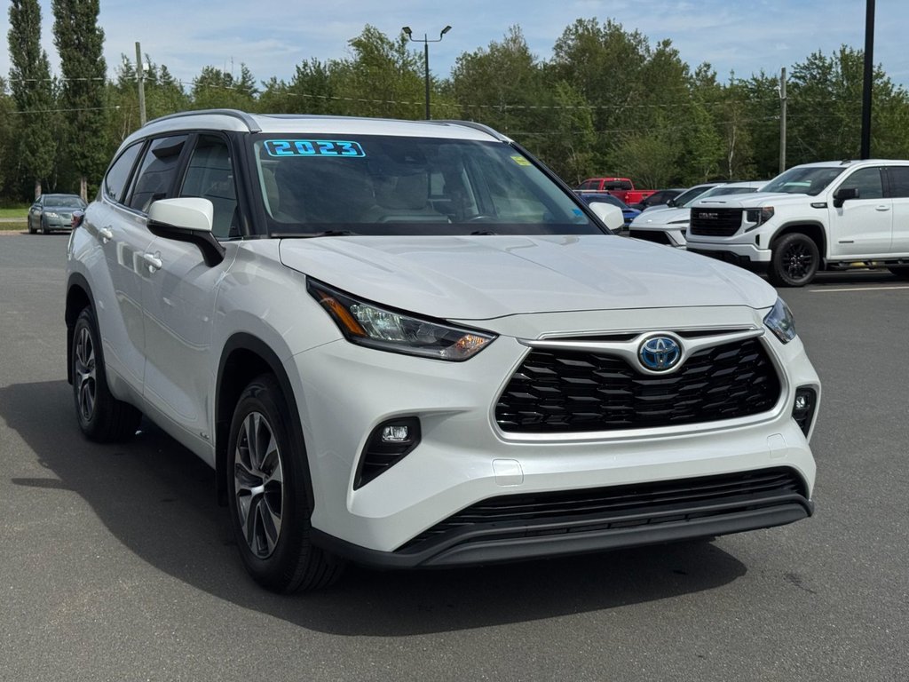 Toyota Highlander Hybrid XLE 2023 à Tracadie-Sheila, Nouveau-Brunswick - 3 - w1024h768px