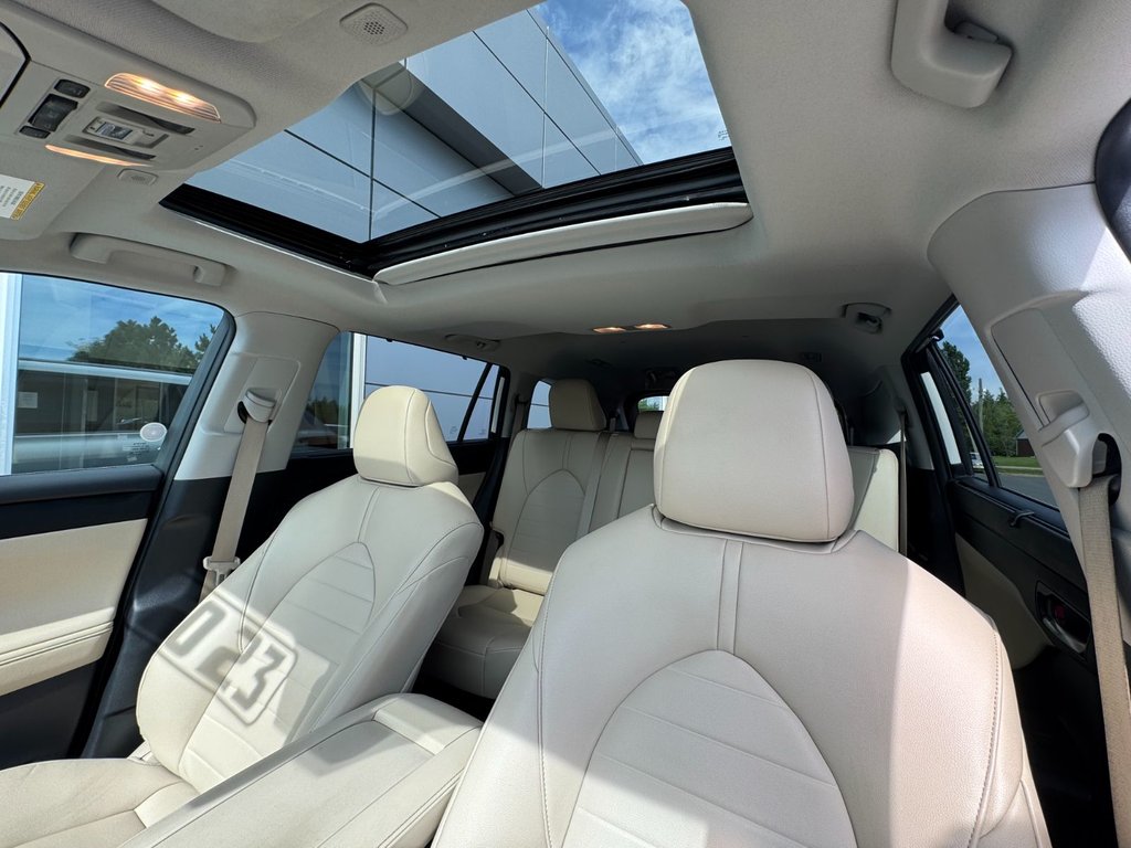 Toyota Highlander Hybrid XLE 2023 à Tracadie-Sheila, Nouveau-Brunswick - 11 - w1024h768px