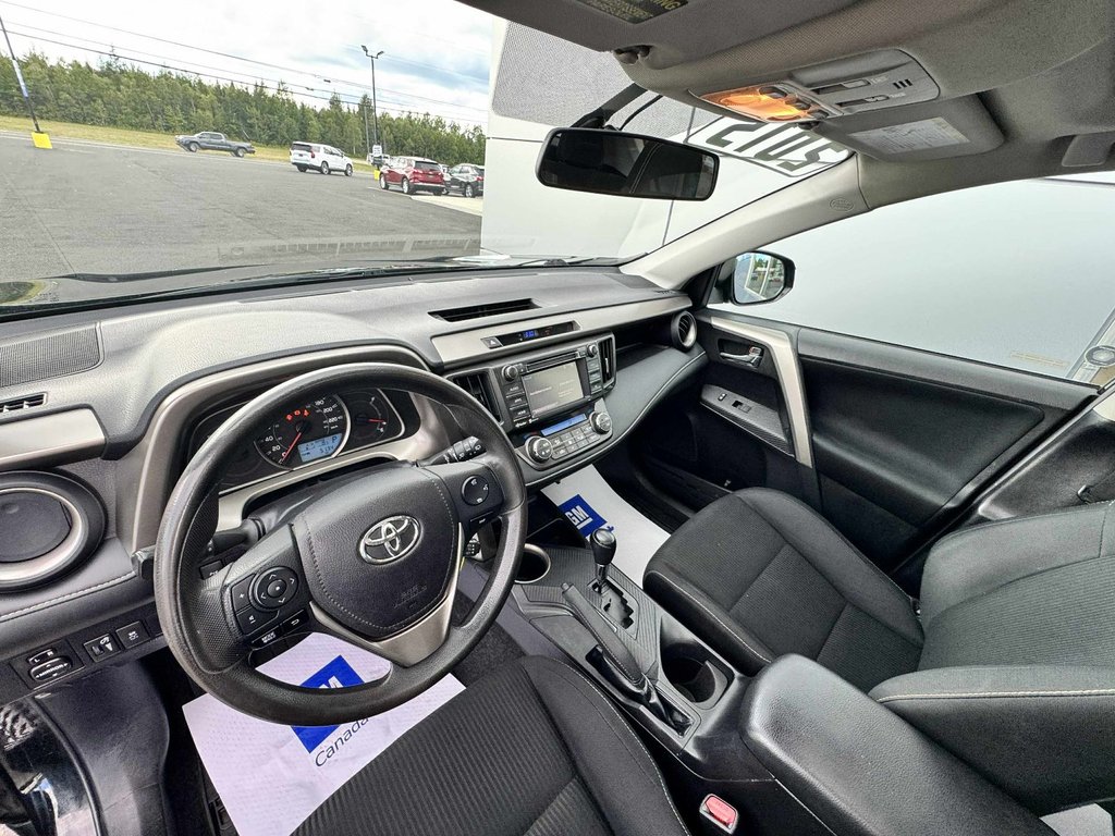 2015 Toyota RAV4 XLE in Tracadie-Sheila, New Brunswick - 7 - w1024h768px