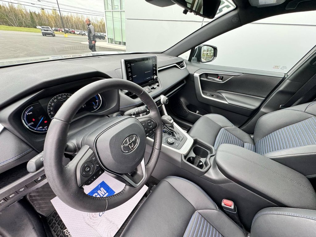 2021 Toyota RAV4 XLE Hybrid in Tracadie-Sheila, New Brunswick - 7 - w1024h768px