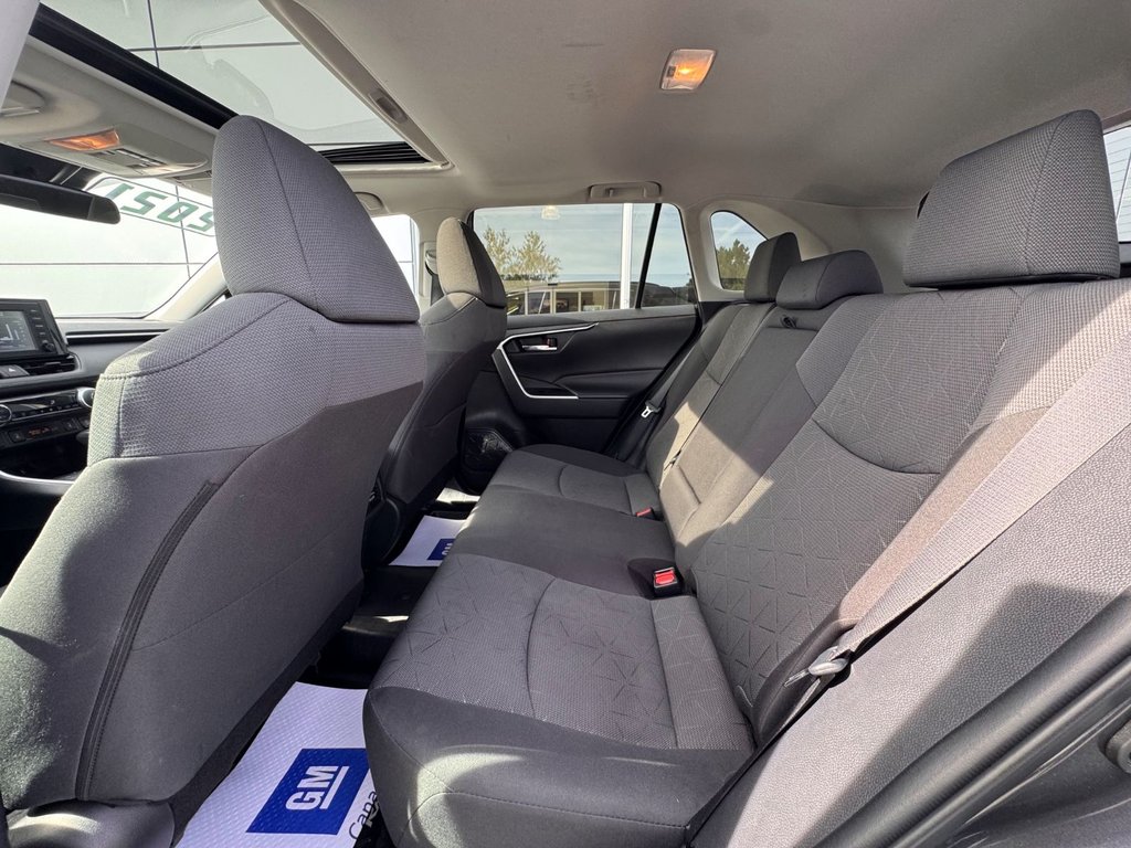 Toyota RAV4 XLE 2021 à Tracadie-Sheila, Nouveau-Brunswick - 10 - w1024h768px