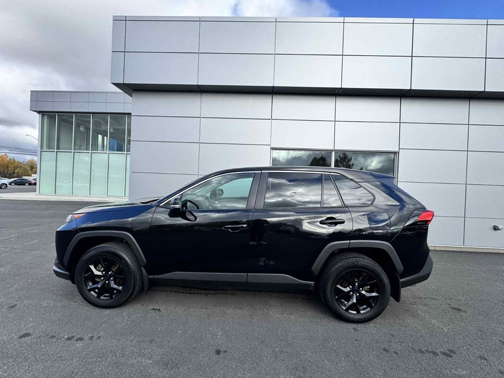 2022 Toyota RAV4 LE in Tracadie-Sheila, New Brunswick - 2 - w1024h768px
