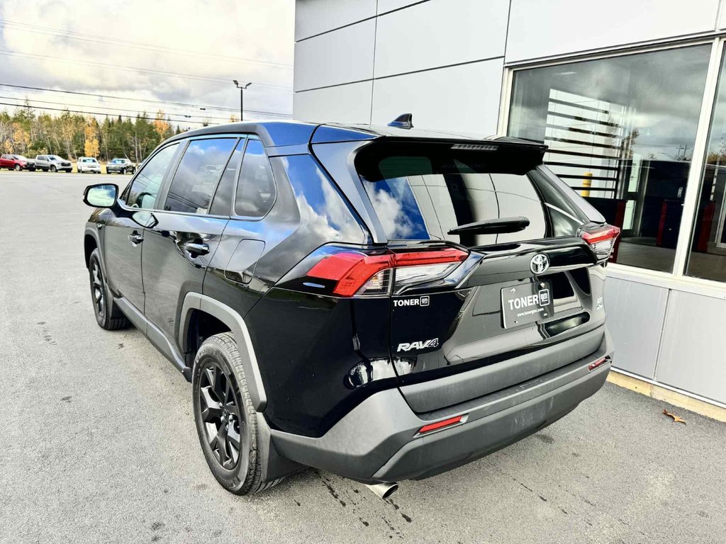 2022 Toyota RAV4 LE in Tracadie-Sheila, New Brunswick - 5 - w1024h768px