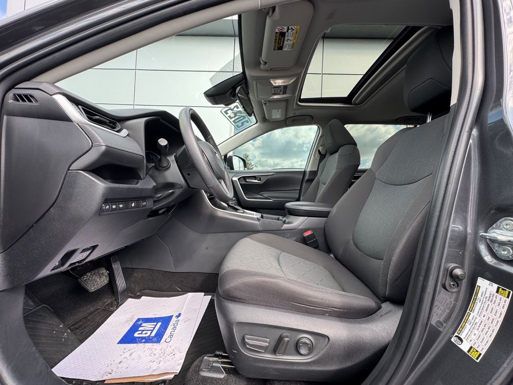 Toyota RAV4 Hybrid XLE 2023 à Tracadie-Sheila, Nouveau-Brunswick - 11 - w1024h768px