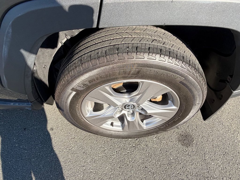 2023 Toyota RAV4 Hybrid XLE in Tracadie-Sheila, New Brunswick - 5 - w1024h768px