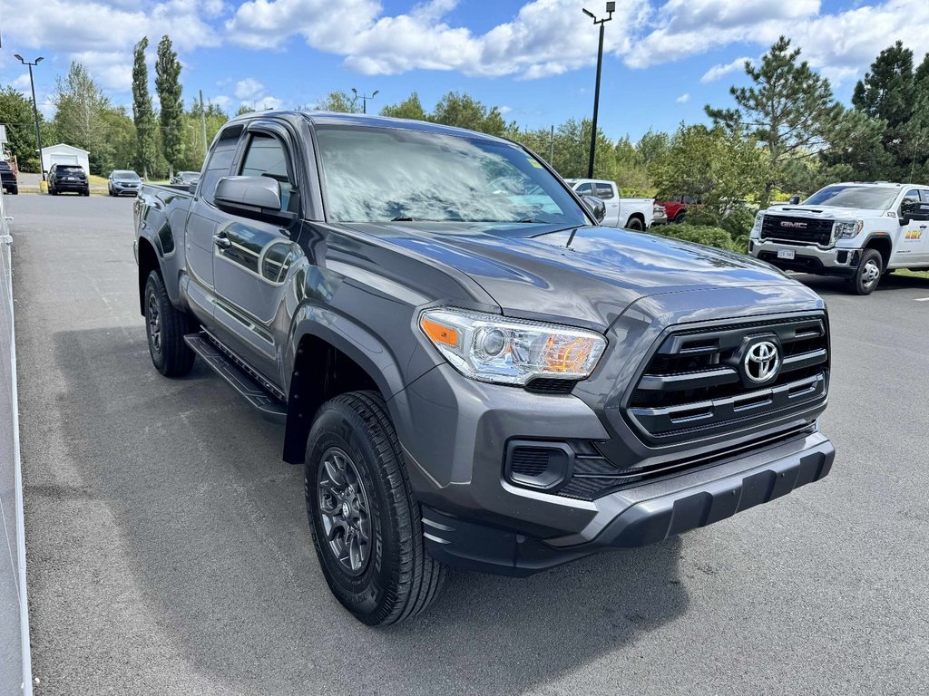 2016 Toyota Tacoma SR+ in Tracadie-Sheila, New Brunswick - 3 - w1024h768px
