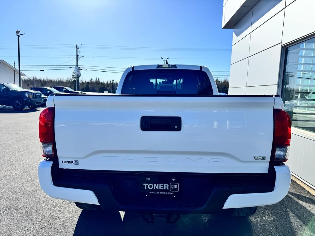 Toyota Tacoma SR5 2018 à Tracadie-Sheila, Nouveau-Brunswick - 2 - w1024h768px