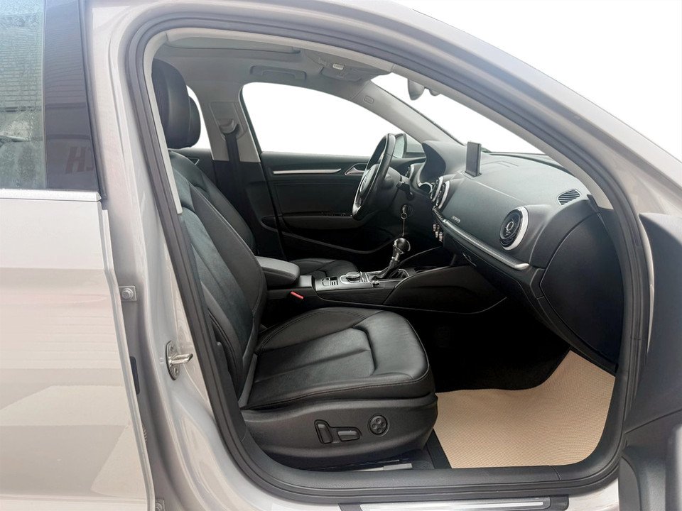 2015 Audi A3 2.0T Progressiv, keyless entry, Cruise control, BT in COLDBROOK, Nova Scotia - 20 - w1024h768px