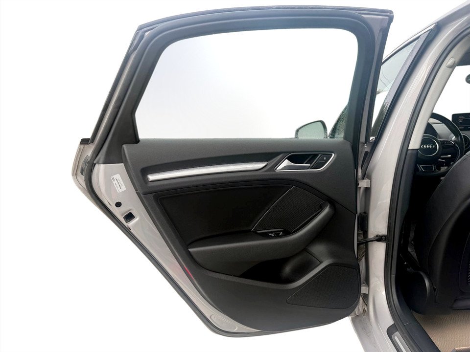 2015 Audi A3 2.0T Progressiv, keyless entry, Cruise control, BT in COLDBROOK, Nova Scotia - 14 - w1024h768px