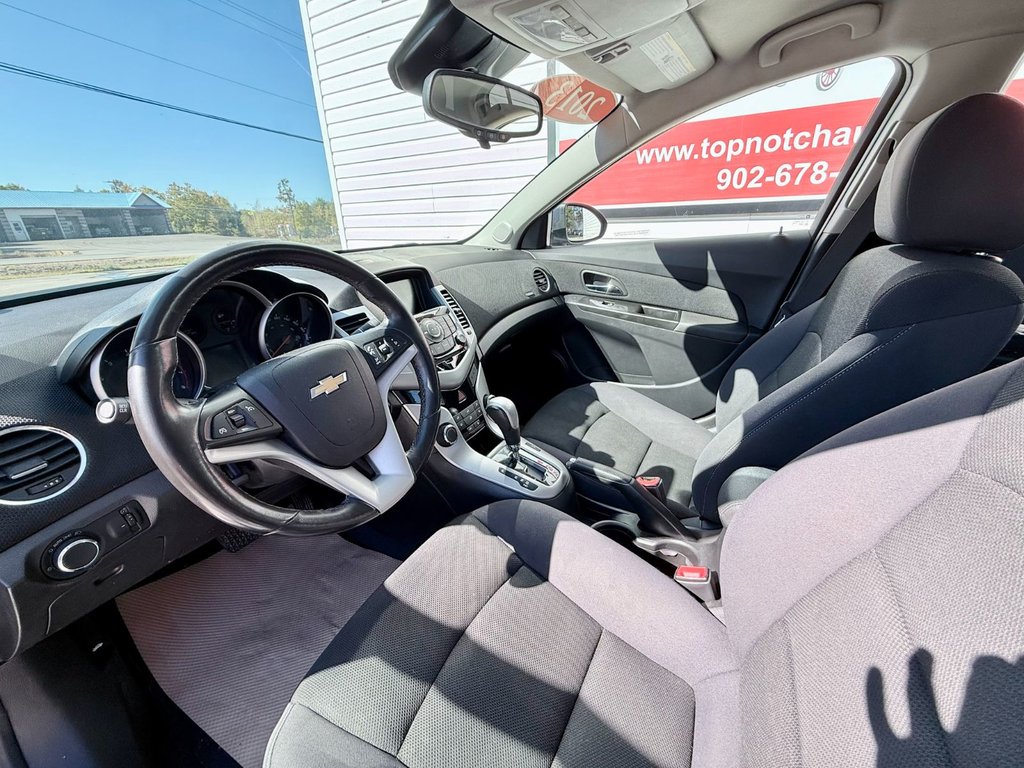 2013 Chevrolet CRUZE LT Turbo | FM/CD/MP3/BT Radio, Rear Camera in COLDBROOK, Nova Scotia - 9 - w1024h768px