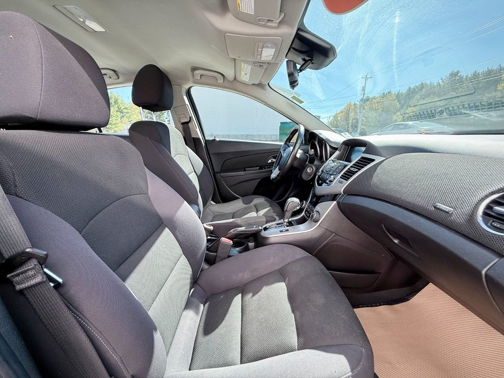 2013 Chevrolet CRUZE LT Turbo | FM/CD/MP3/BT Radio, Rear Camera in COLDBROOK, Nova Scotia - 24 - w1024h768px