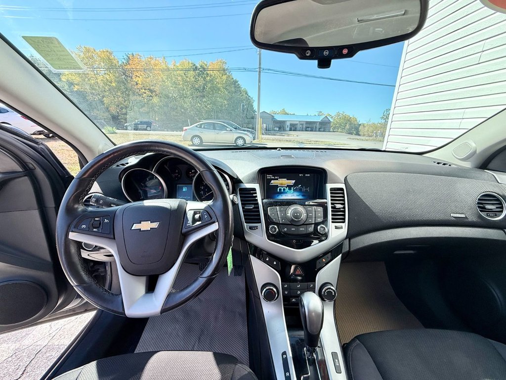 2013 Chevrolet CRUZE LT Turbo | FM/CD/MP3/BT Radio, Rear Camera in COLDBROOK, Nova Scotia - 10 - w1024h768px