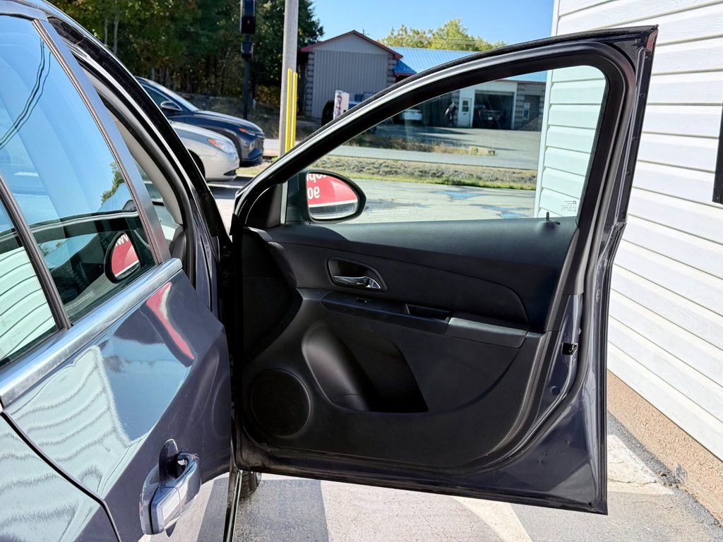 2013 Chevrolet CRUZE LT Turbo | FM/CD/MP3/BT Radio, Rear Camera in COLDBROOK, Nova Scotia - 23 - w1024h768px