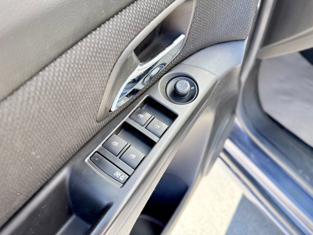 2013 Chevrolet CRUZE LT Turbo | FM/CD/MP3/BT Radio, Rear Camera in COLDBROOK, Nova Scotia - 8 - w1024h768px