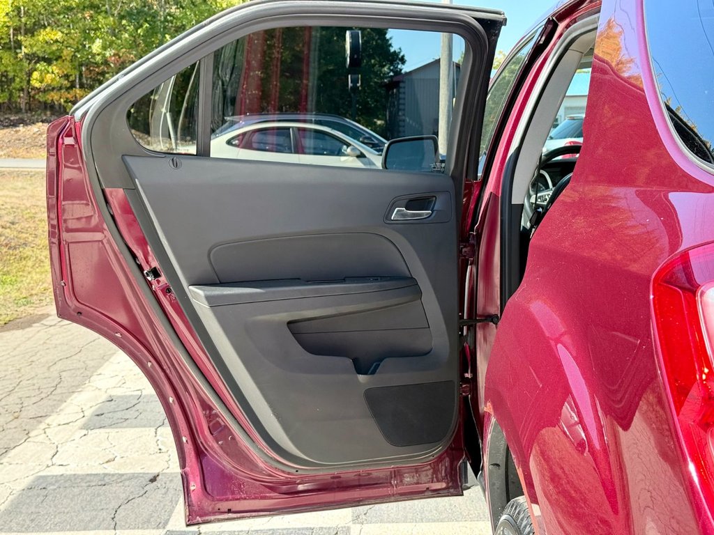 2017 Chevrolet EQUINOX Premier | Rear Camera, Pioneer Audio, Sunroof in COLDBROOK, Nova Scotia - 18 - w1024h768px