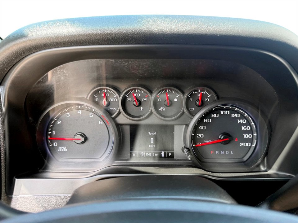 2020 Chevrolet SILVERADO K1500 Custom, keyless entry, backup camera, Bluetooth in COLDBROOK, Nova Scotia - 11 - w1024h768px