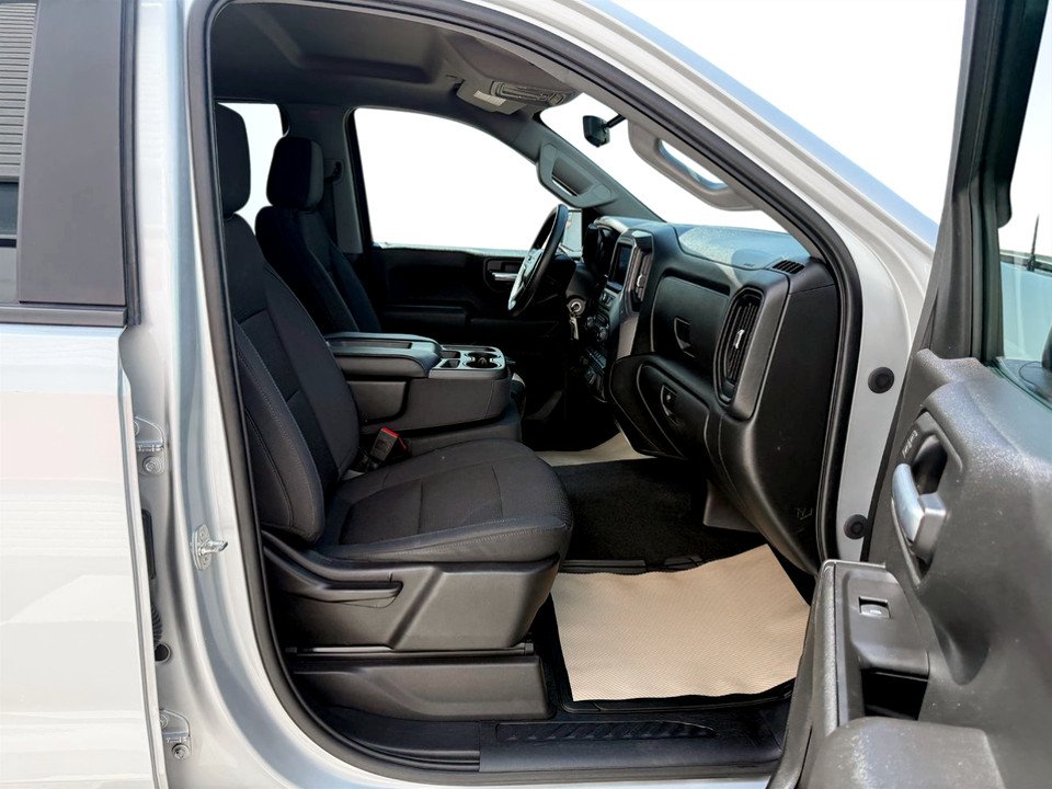 2020 Chevrolet SILVERADO K1500 Custom, keyless entry, backup camera, Bluetooth in COLDBROOK, Nova Scotia - 19 - w1024h768px