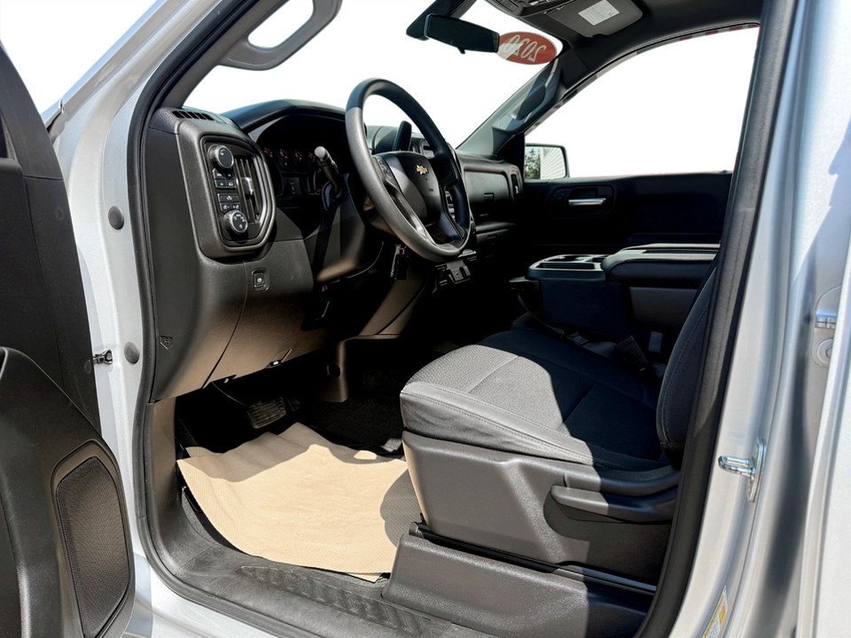 2020 Chevrolet SILVERADO K1500 Custom, keyless entry, backup camera, Bluetooth in COLDBROOK, Nova Scotia - 9 - w1024h768px