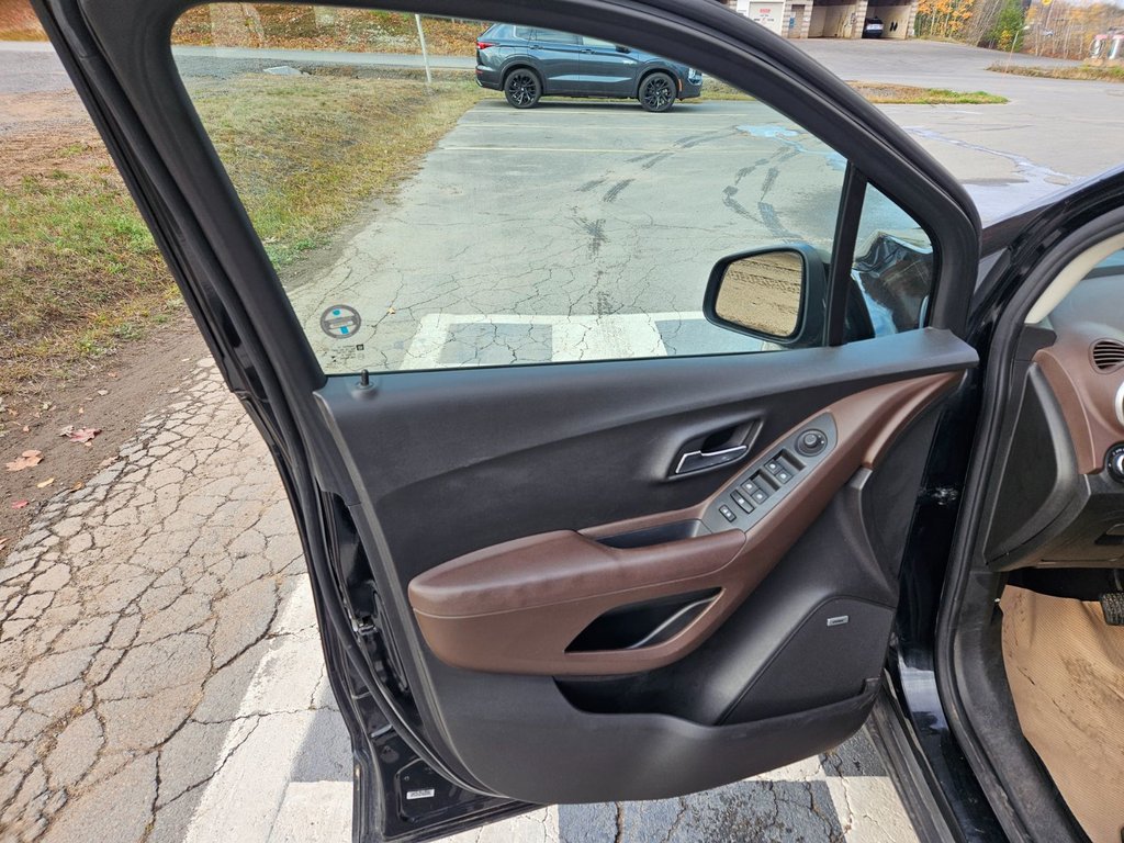 2016 Chevrolet TRAX LT, keyless entry, Backup cam, remote start in COLDBROOK, Nova Scotia - 6 - w1024h768px