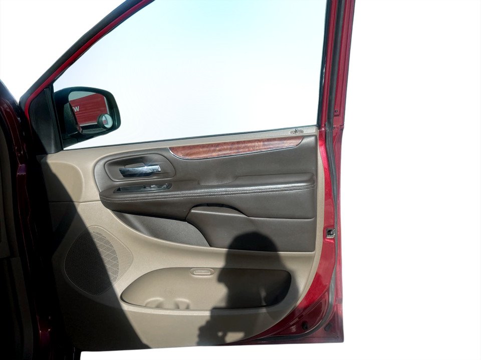 2011 Chrysler TOWN & COUNTRY Touring, keyless entry, Cruise control, Bluetooth in COLDBROOK, Nova Scotia - 18 - w1024h768px