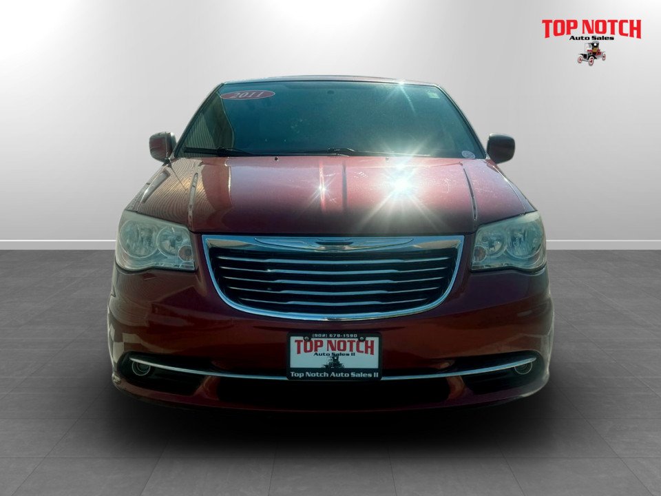 2011 Chrysler TOWN & COUNTRY Touring, keyless entry, Cruise control, Bluetooth in COLDBROOK, Nova Scotia - 2 - w1024h768px