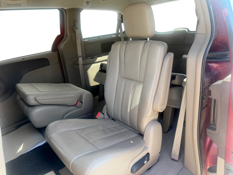 2011 Chrysler TOWN & COUNTRY Touring, keyless entry, Cruise control, Bluetooth in COLDBROOK, Nova Scotia - 14 - w1024h768px