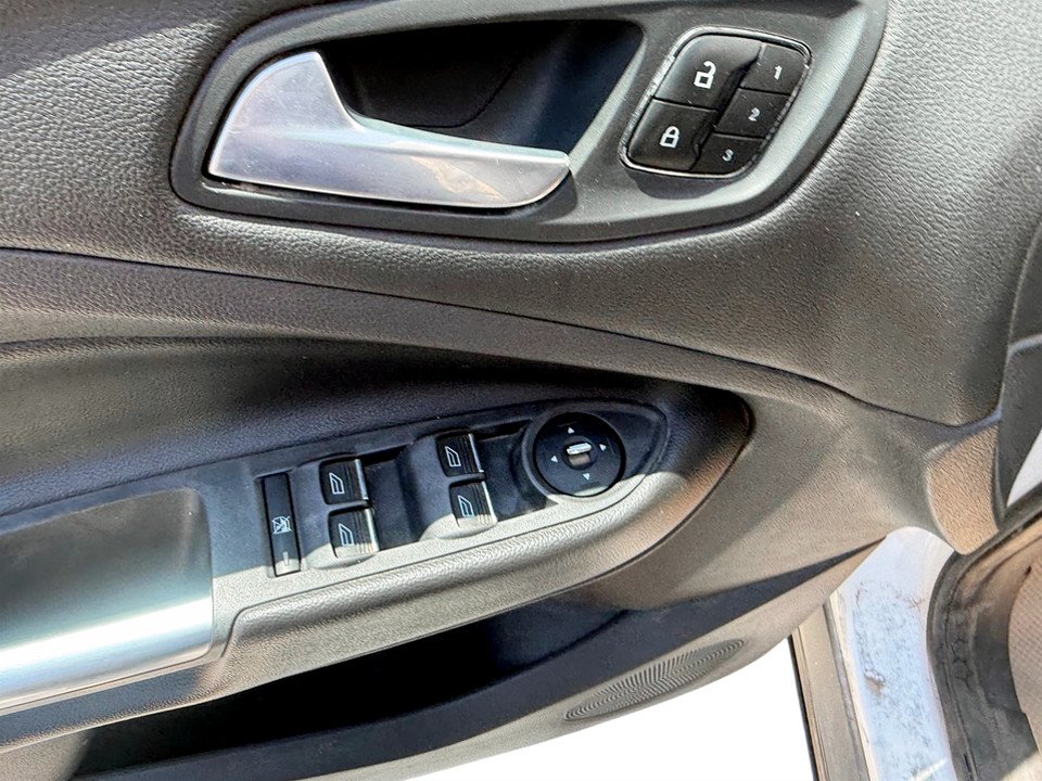 2013 Ford ESCAPE SEL, keyless entry, backup camera, Bluetooth in COLDBROOK, Nova Scotia - 8 - w1024h768px