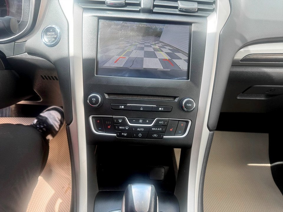 Ford FUSION SE, keyless entry, backup camera, Bluetooth 2016 à Kentville, Nouvelle-Écosse - 12 - w1024h768px