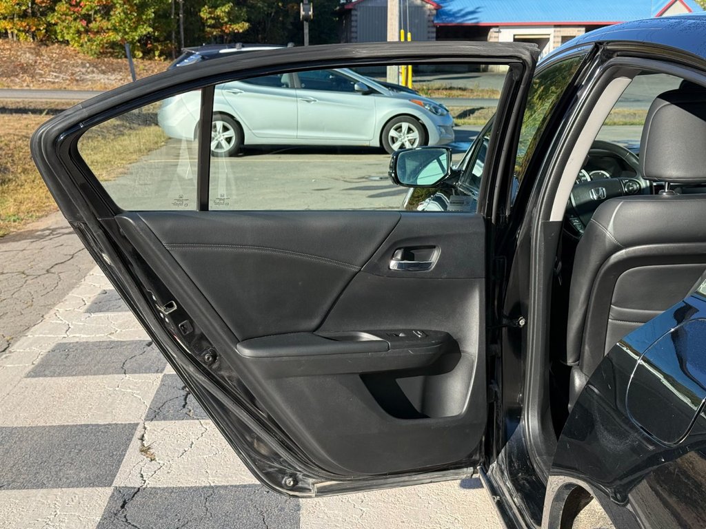 2014 Honda Accord V6 Touring | Rear Camera, Premium Audio, Bluetooth in COLDBROOK, Nova Scotia - 15 - w1024h768px