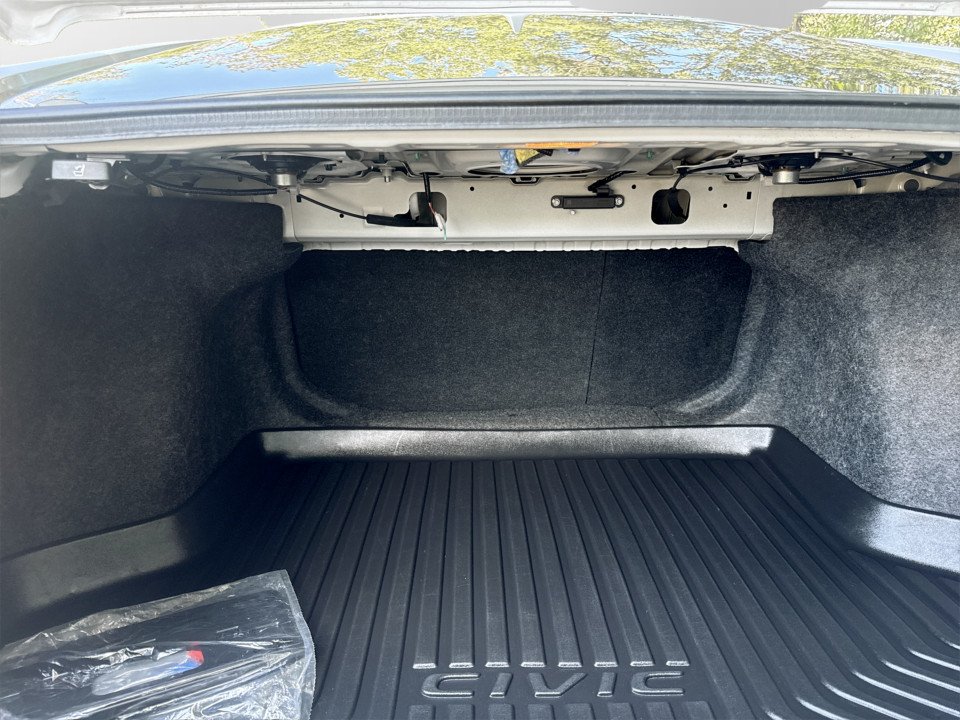 2019 Honda CIVIC Touring, keyless entry, backup camera, Bluetooth in COLDBROOK, Nova Scotia - 13 - w1024h768px