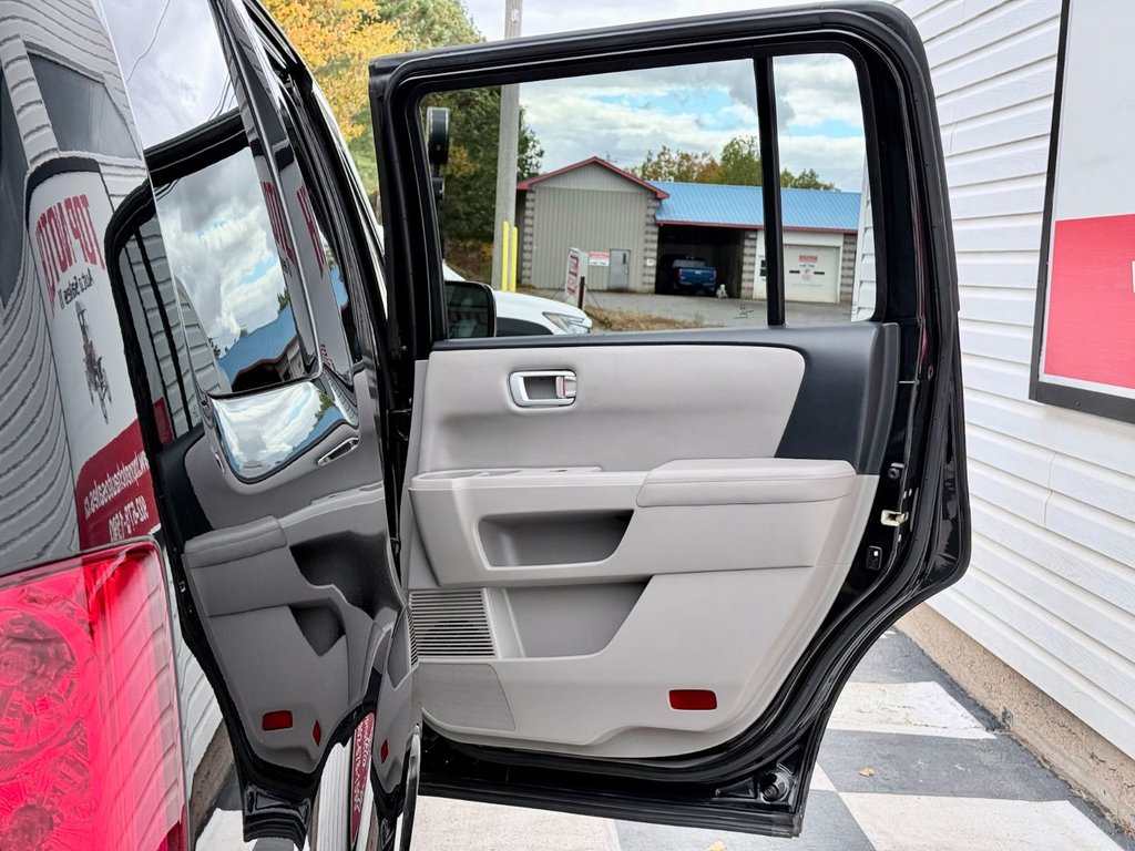 Honda PILOT EX-L | CD/MP3 Player, Sunroof, Leather Seats 2015 à COLDBROOK, Nouvelle-Écosse - 23 - w1024h768px