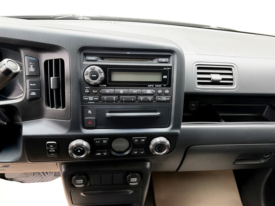 2010 Honda RIDGELINE RTL RTL, keyless entry, Cruise control, Bluetooth in Kentville, Nova Scotia - 9 - w1024h768px