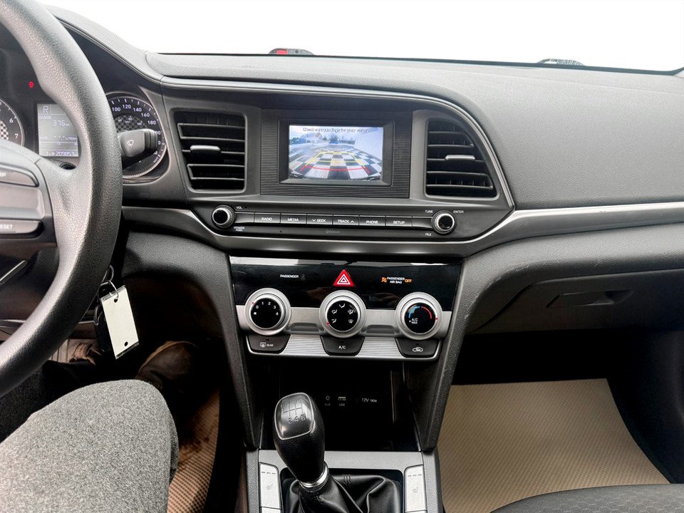 2020 Hyundai ELANTRA SE Essential, keyless entry, 6 SPEED, Bluetooth in COLDBROOK, Nova Scotia - 12 - w1024h768px