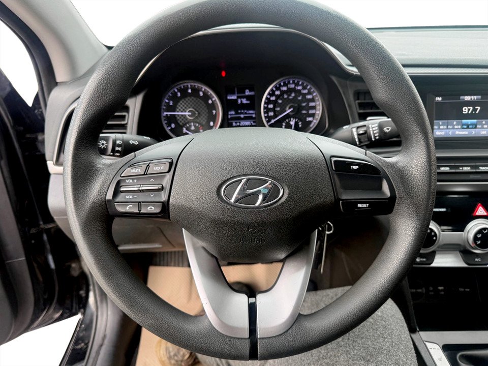 2020 Hyundai ELANTRA SE Essential, keyless entry, 6 SPEED, Bluetooth in COLDBROOK, Nova Scotia - 10 - w1024h768px