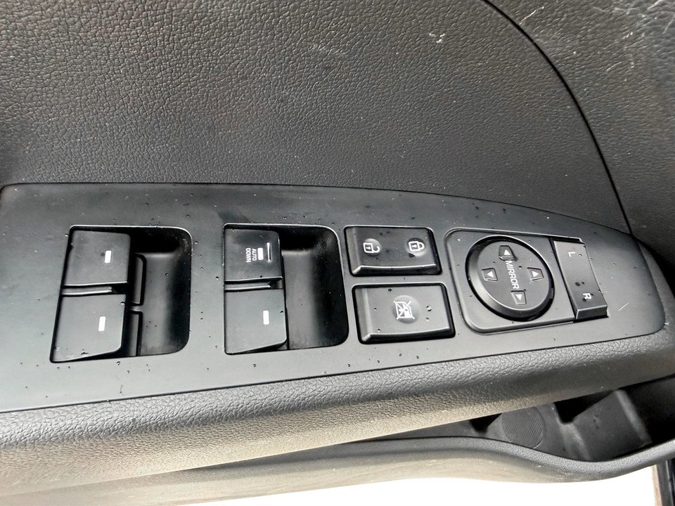 2020 Hyundai ELANTRA SE Essential, keyless entry, 6 SPEED, Bluetooth in COLDBROOK, Nova Scotia - 8 - w1024h768px