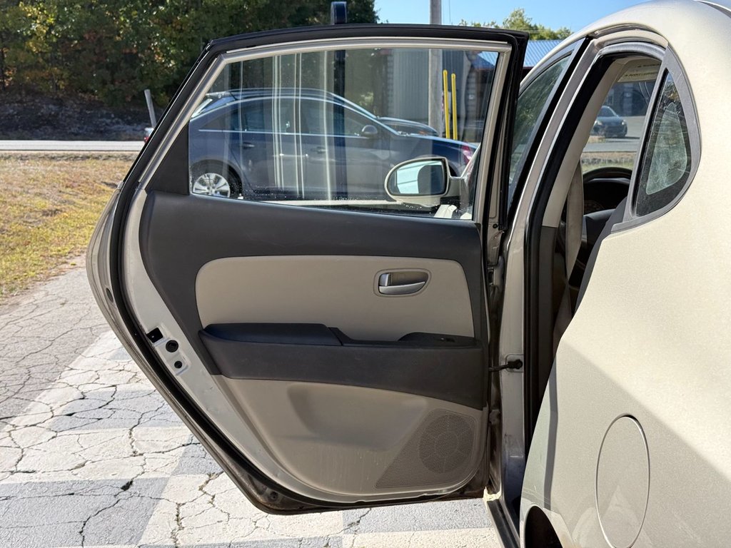 2008 Hyundai ELANTRA GL | Power Windows, CD/MP3 Player in COLDBROOK, Nova Scotia - 16 - w1024h768px