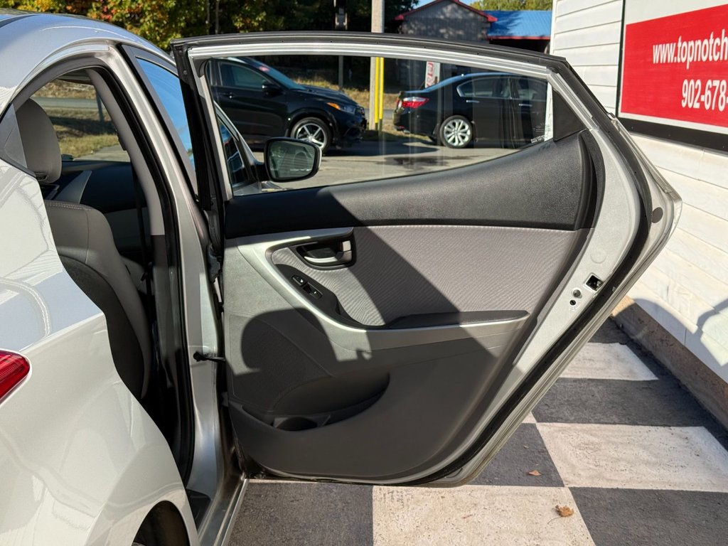 2013 Hyundai Elantra GLS | CD/MP3 Player | Front-wheel Drive in COLDBROOK, Nova Scotia - 18 - w1024h768px
