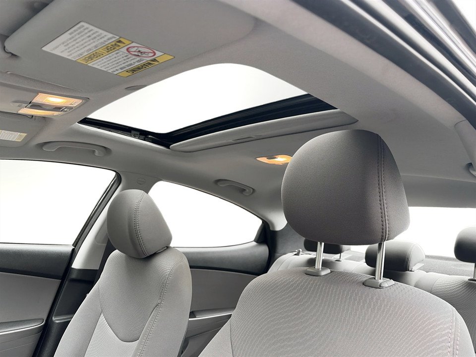 2014 Hyundai ELANTRA GLS, Keyless entry, MP3, Cruise control in COLDBROOK, Nova Scotia - 8 - w1024h768px