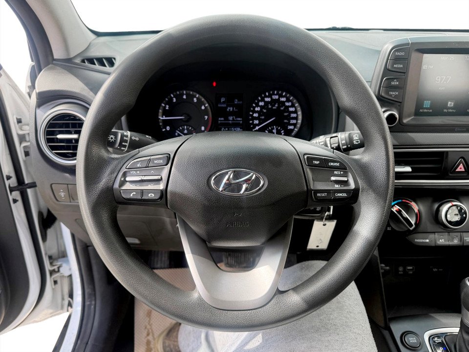 2021 Hyundai KONA Essential, keyless entry, backup camera, Bluetooth in COLDBROOK, Nova Scotia - 10 - w1024h768px
