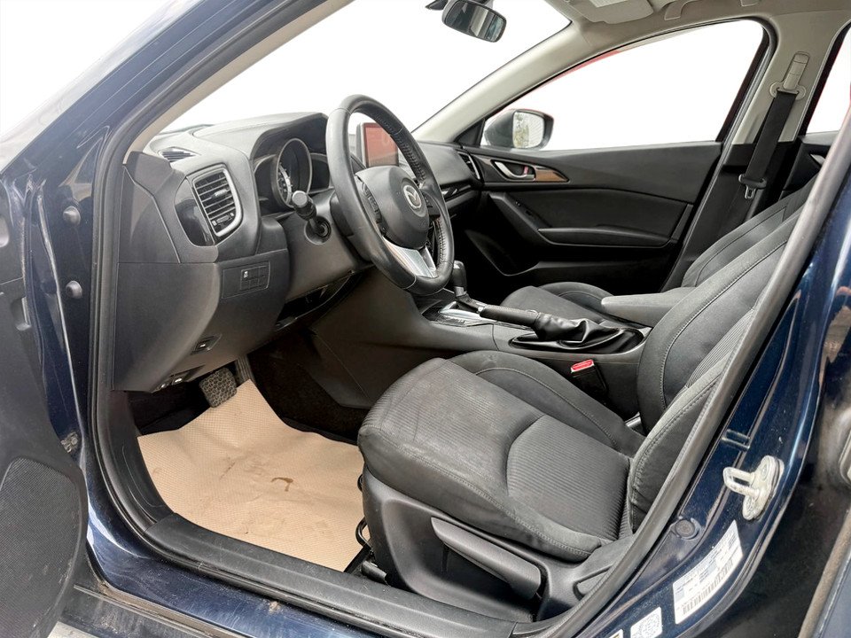 2014 Mazda MAZDA3 Touring, keyless entry, backup camera, Bluetooth in COLDBROOK, Nova Scotia - 9 - w1024h768px