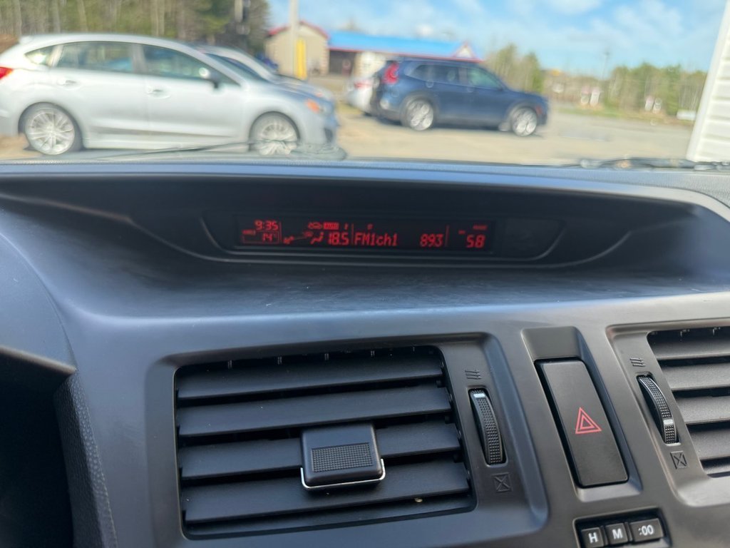 2016 Mazda MAZDA5 GS, keyless entry, backup camera, Bluetooth in COLDBROOK, Nova Scotia - 12 - w1024h768px