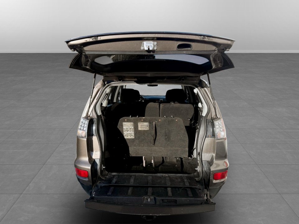 Mitsubishi OUTLANDER SE LS, keyless entry, backup camera, Bluetooth 2011 à COLDBROOK, Nouvelle-Écosse - 15 - w1024h768px