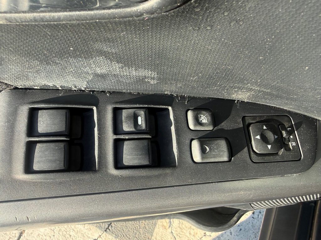 2011 Mitsubishi OUTLANDER SE LS, keyless entry, backup camera, Bluetooth in COLDBROOK, Nova Scotia - 8 - w1024h768px