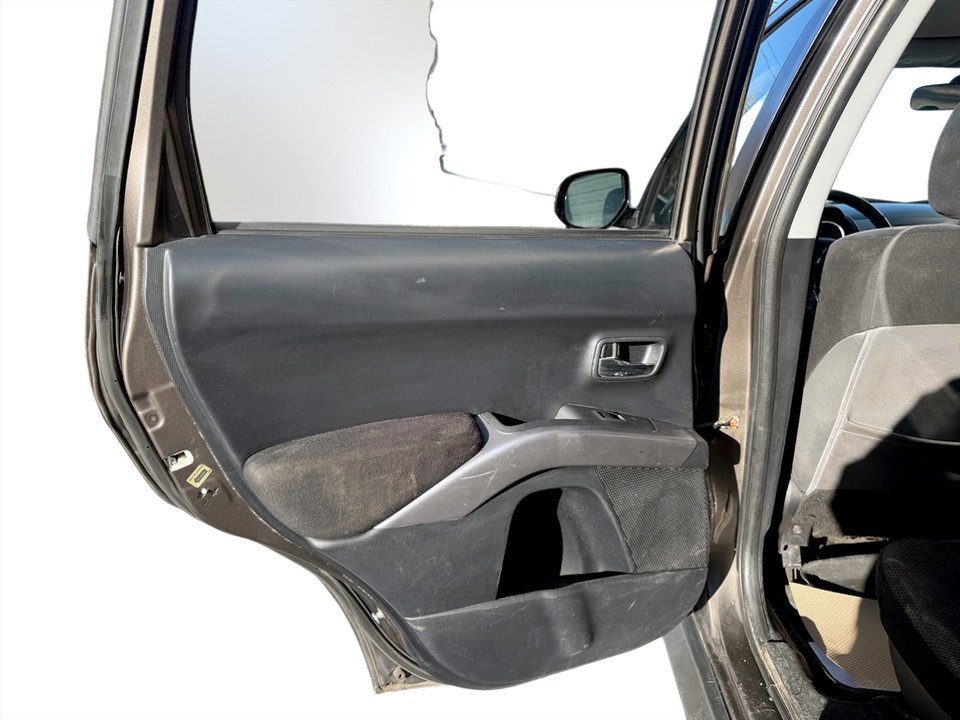 Mitsubishi OUTLANDER SE LS, keyless entry, backup camera, Bluetooth 2011 à COLDBROOK, Nouvelle-Écosse - 13 - w1024h768px