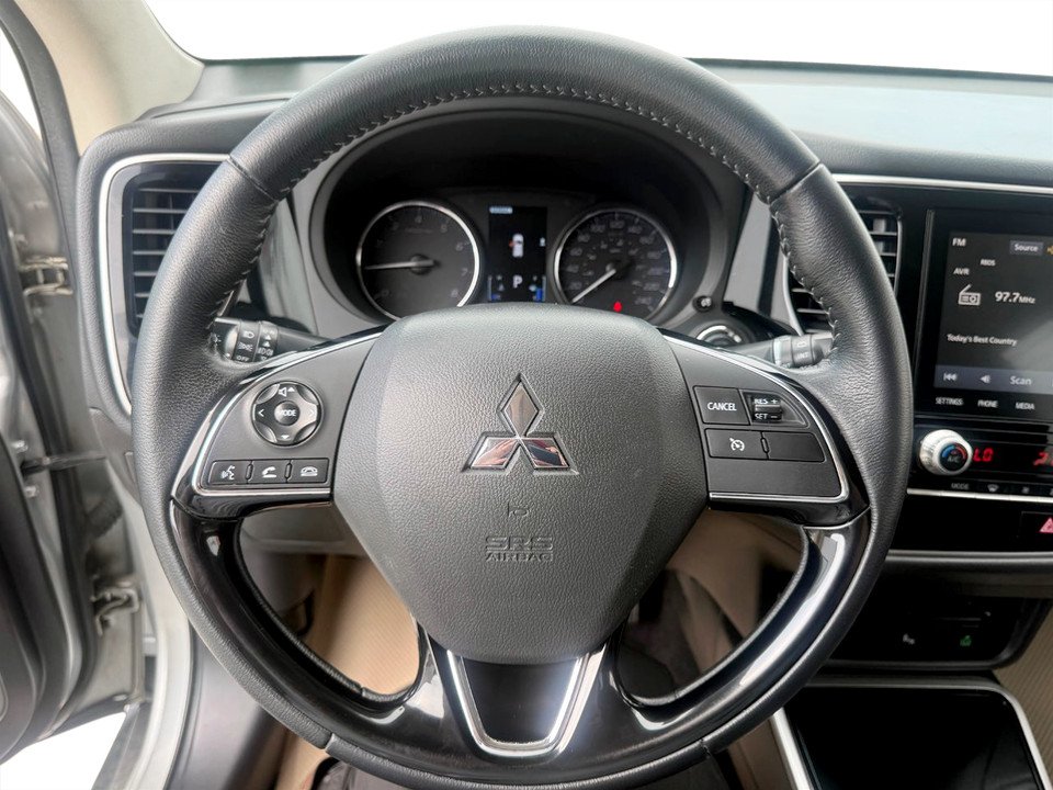 2020 Mitsubishi OUTLANDER ES, keyless entry, backup camera, Bluetooth in COLDBROOK, Nova Scotia - 10 - w1024h768px