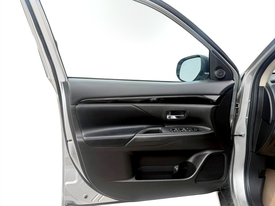 2020 Mitsubishi OUTLANDER ES, keyless entry, backup camera, Bluetooth in COLDBROOK, Nova Scotia - 7 - w1024h768px