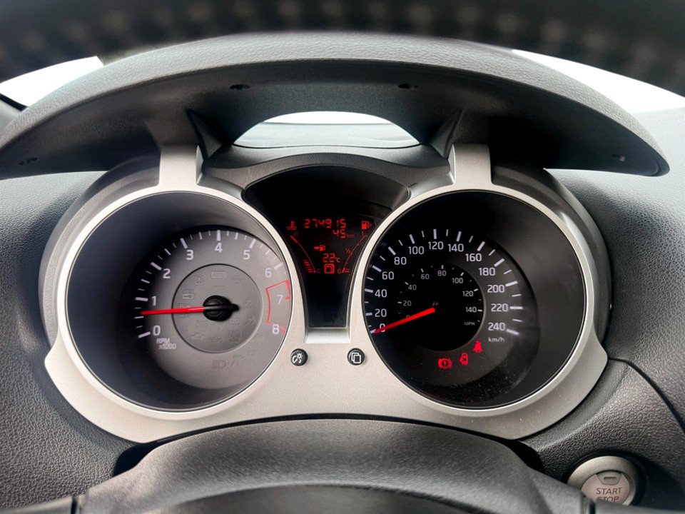 2013 Nissan JUKE S, keyless entry, MANUAL 6SPEED, Bluetooth in Kentville, Nova Scotia - 11 - w1024h768px