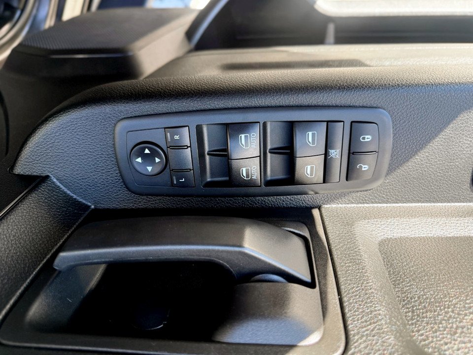 2019 Ram 1500 CLASSIC Express, keyless entry, Remote Start, Bluetooth in COLDBROOK, Nova Scotia - 8 - w1024h768px