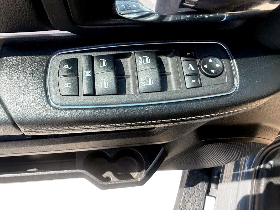 2022 Ram 1500 CLASSIC Warlock, keyless entry, backup camera, Bluetooth in COLDBROOK, Nova Scotia - 8 - w1024h768px