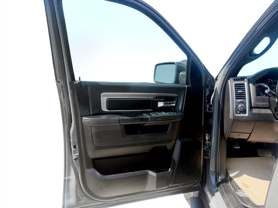 2022 Ram 1500 CLASSIC Warlock, keyless entry, backup camera, Bluetooth in COLDBROOK, Nova Scotia - 7 - w1024h768px